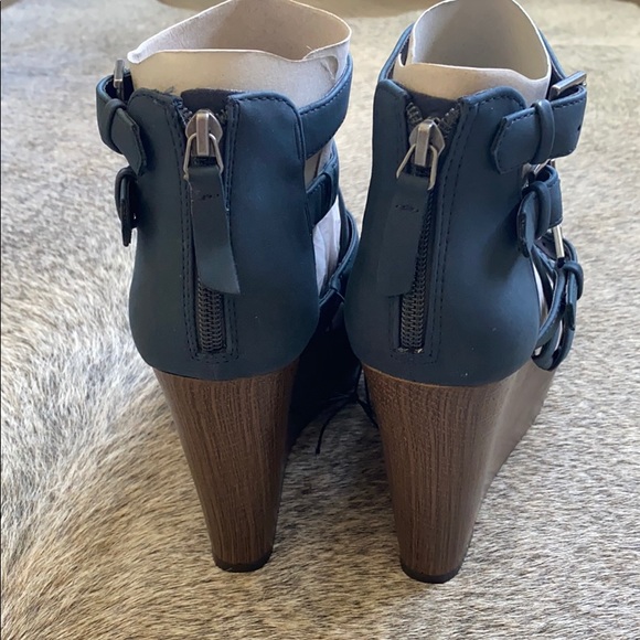 Indigo Rd. X Strap Navy Wedge Sandals SZ 8.5 - Picture 3 of 5